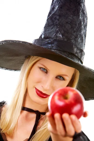 Mujer dando manzana — Foto de Stock