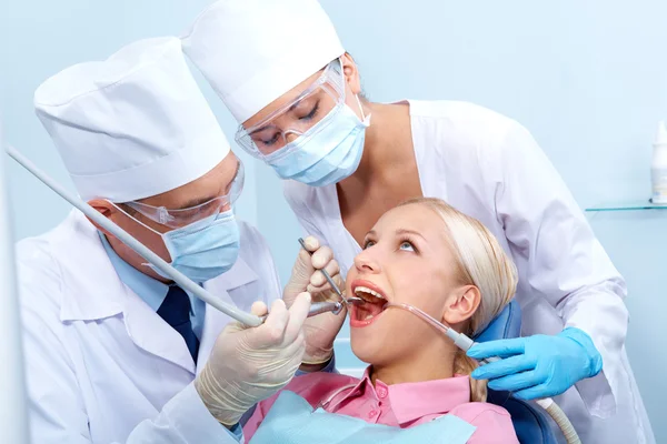 Läkning av tänder — Stockfoto