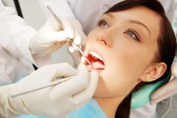 Curing teeth — Stock Photo, Image
