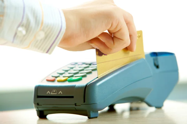 Paying by credit card — Stock Photo, Image