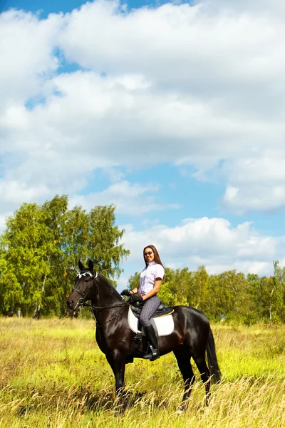 Kadın at binme — Stok fotoğraf