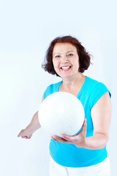 Kobieta z piłką — Zdjęcie stockowe
