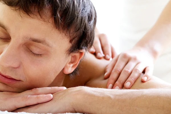 Disfrutando del masaje —  Fotos de Stock