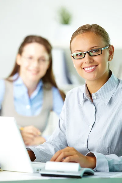 Happy office worker — Stock Photo, Image