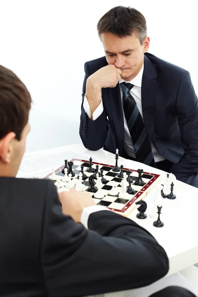 Jugar al ajedrez — Foto de Stock