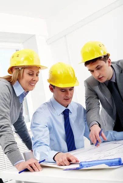 Architects at discussion — Stock Photo, Image