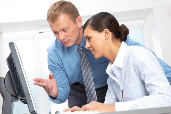 Help of colleague — Stock Photo, Image