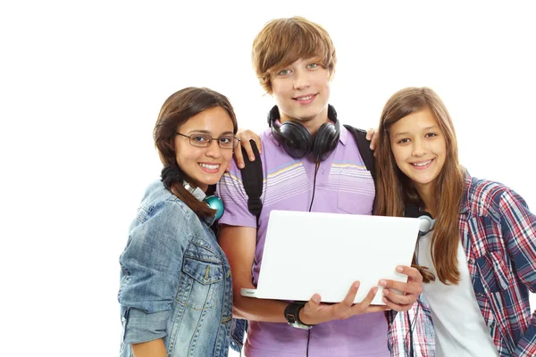 Adolescenza con computer portatile — Foto Stock