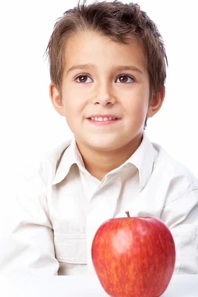사과를 든 소년 — 스톡 사진