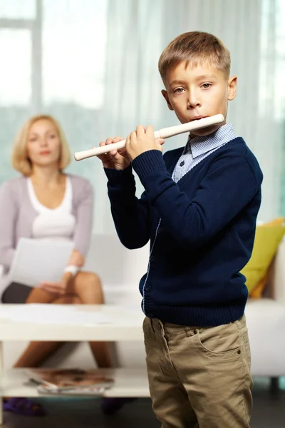 Roztomilý flétnista — Stock fotografie