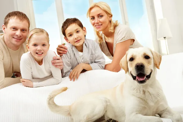 Family and pet — Stock Photo, Image
