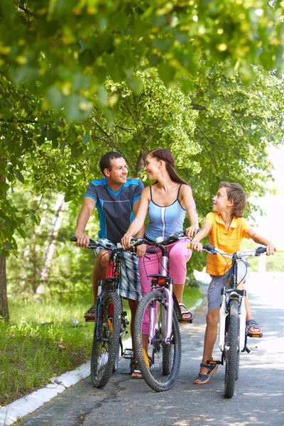 Cycling in park — Stock Photo, Image