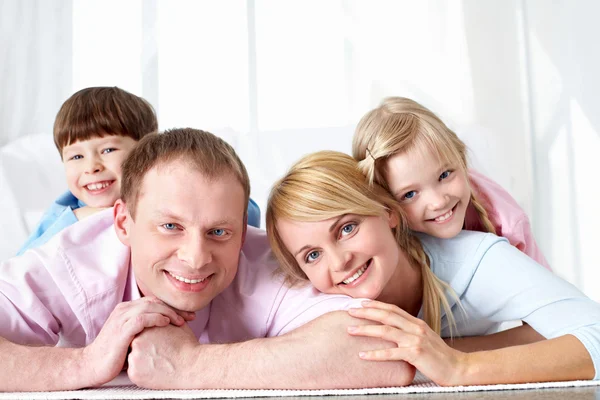 Familj på fyra — Stockfoto