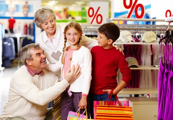 Familieneinkauf — Stockfoto
