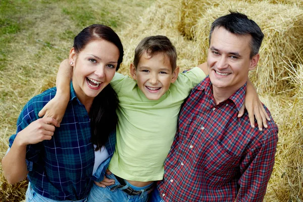 Familj i landet — Stockfoto