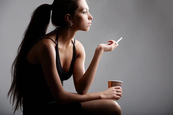 흡연 여자 — 스톡 사진