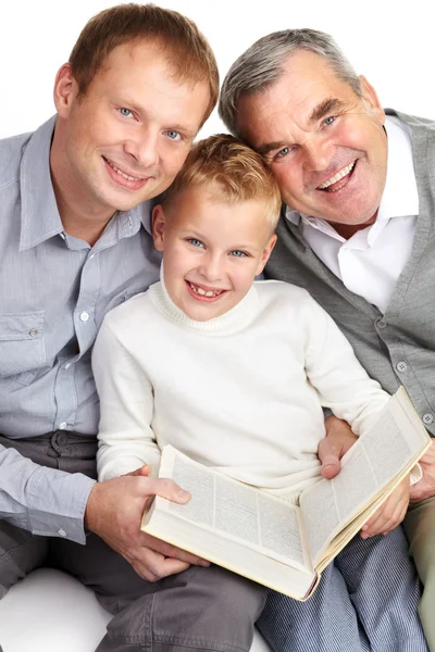 Rodzinne czytanie — Zdjęcie stockowe