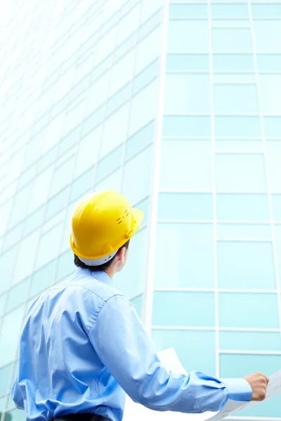 Architect and building — Stock Photo, Image