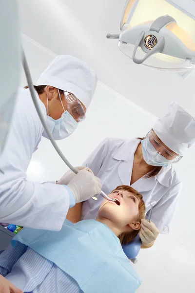 Besök till tandläkare — Stockfoto