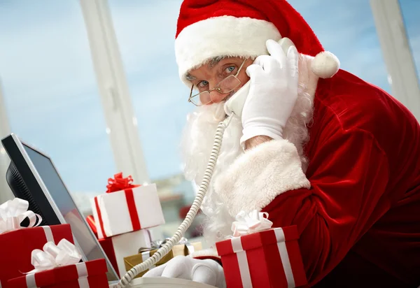 Santa Claus llamando —  Fotos de Stock