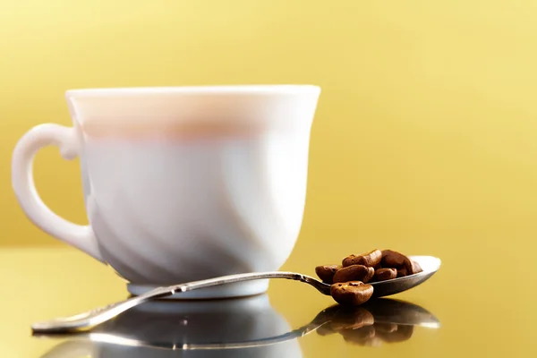 磁器のコーヒー カップの写真 — ストック写真