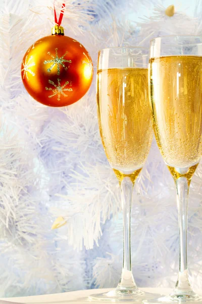 Champagne and ball — Stock Photo, Image
