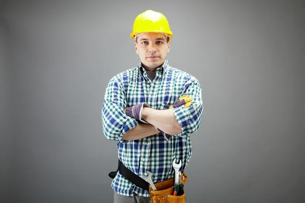 Handyman em capacete — Fotografia de Stock