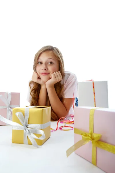Mädchen und Geschenke — Stockfoto