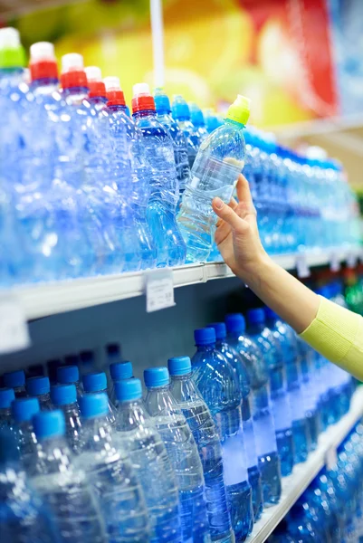 Bottiglie con acqua — Foto Stock