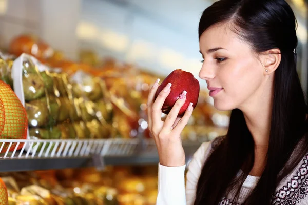 Smell of apple — Stock Photo, Image