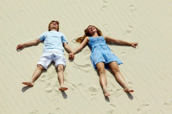 Couple sur sable — Photo