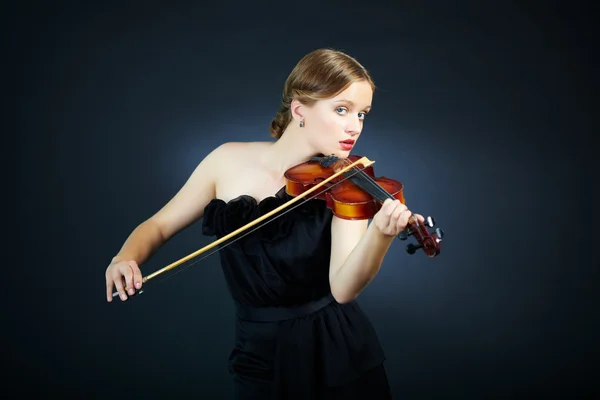 Gorgeous violinist — Stock Photo, Image