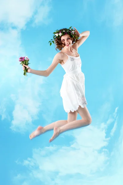 Kvinna hoppa — Stockfoto