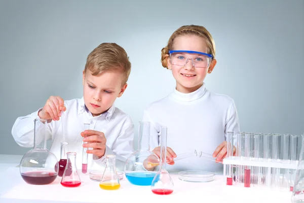 New generation of scientists — Stock Photo, Image