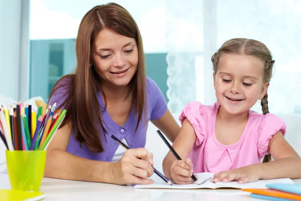 Drawing with mom — Stock Photo, Image