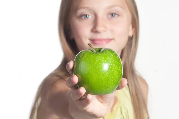Dziewczynka z jabłkiem — Zdjęcie stockowe