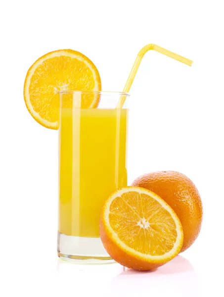 Apelsinjuice i glas — Stockfoto