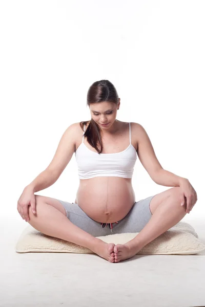 Gravid kvinna fitness — Stockfoto