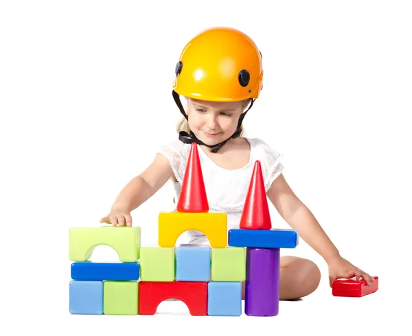 Little girl building a house — Stock Photo, Image