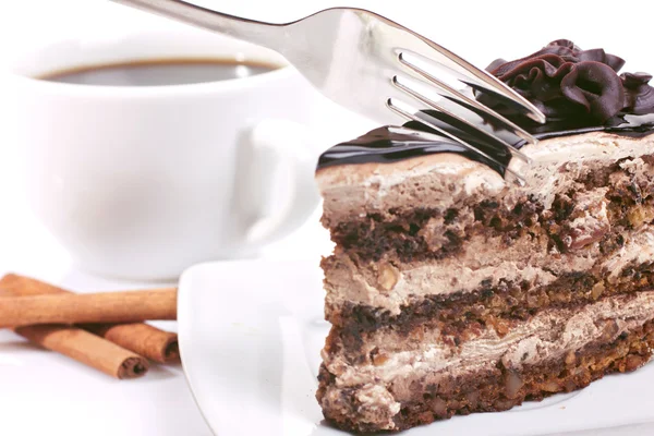 Schokoladenkuchen mit Sahne und Kaffee — Stockfoto