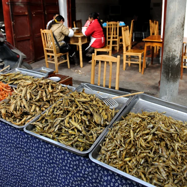 Fried fish on market — Stock Photo, Image