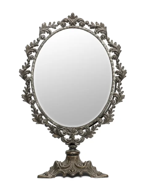 Espelho antigo na frente do fundo branco — Fotografia de Stock