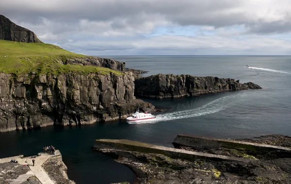 Chegada de barco em Mykines, Ilhas Faroé — Fotografia de Stock