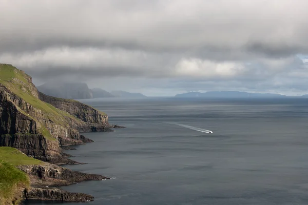 Vista panorámica de la costa de Mykines, Islas Feroe —  Fotos de Stock