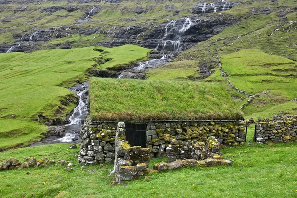 Antigua casa de piedra en Islas Feroe — Foto de Stock