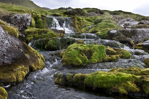 Cachoeira nas Ilhas Faroé — Fotografia de Stock