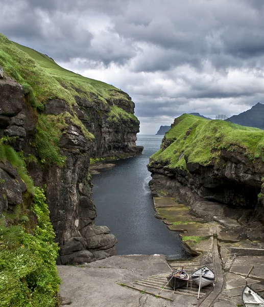 Faroe Adaları'ndaki küçük bağlantı noktası — Stok fotoğraf