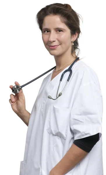 Veterinario che tiene uno stetoscopio davanti allo sfondo bianco — Foto Stock