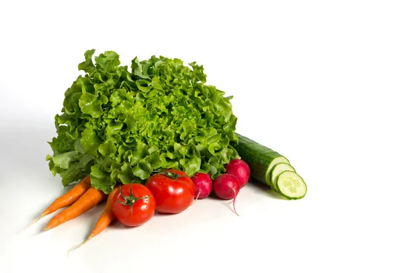 Bir grup içinde sebze ve taze salata — Stok fotoğraf