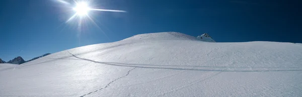 Dunes de neige dans les Alpes — Photo